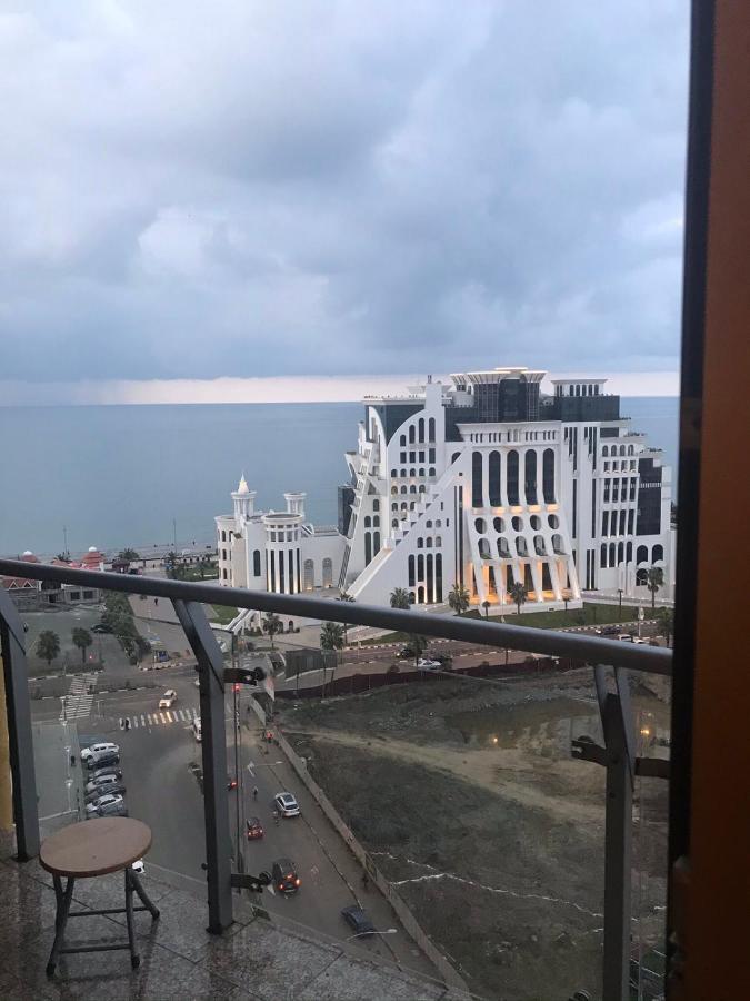 Orbi Plaza Tamara Aparthotel Batumi Exterior photo