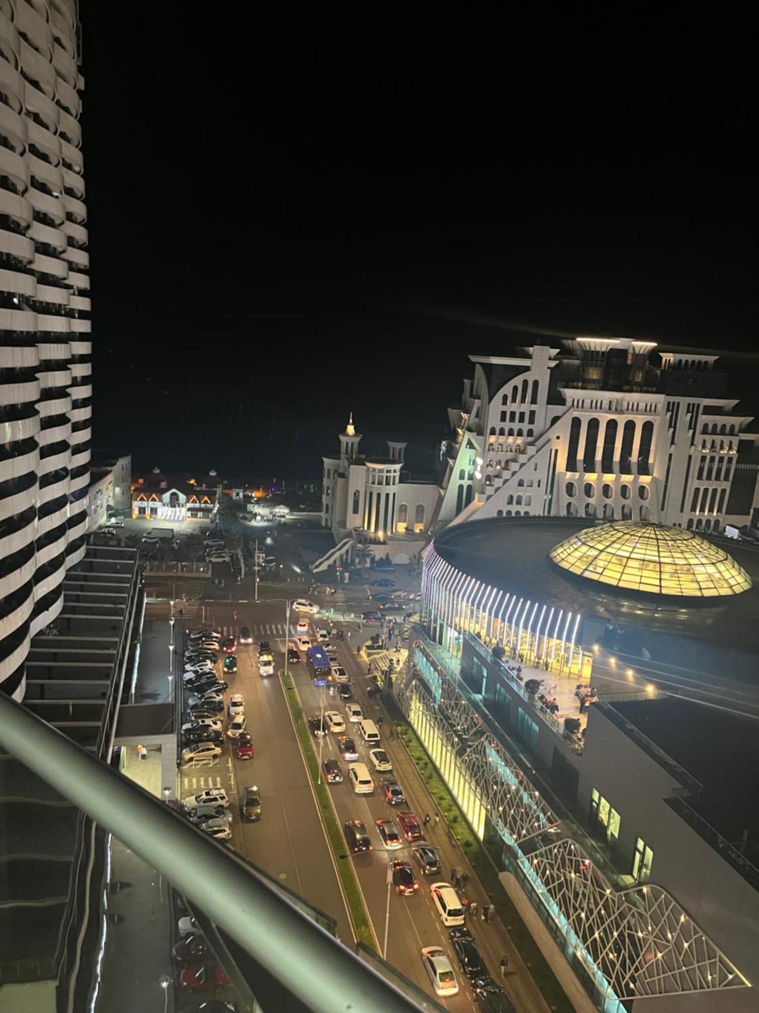 Orbi Plaza Tamara Aparthotel Batumi Exterior photo